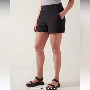 Athleta Brooklyn shorts size 18 black mid rise pockets athleisure stretchy